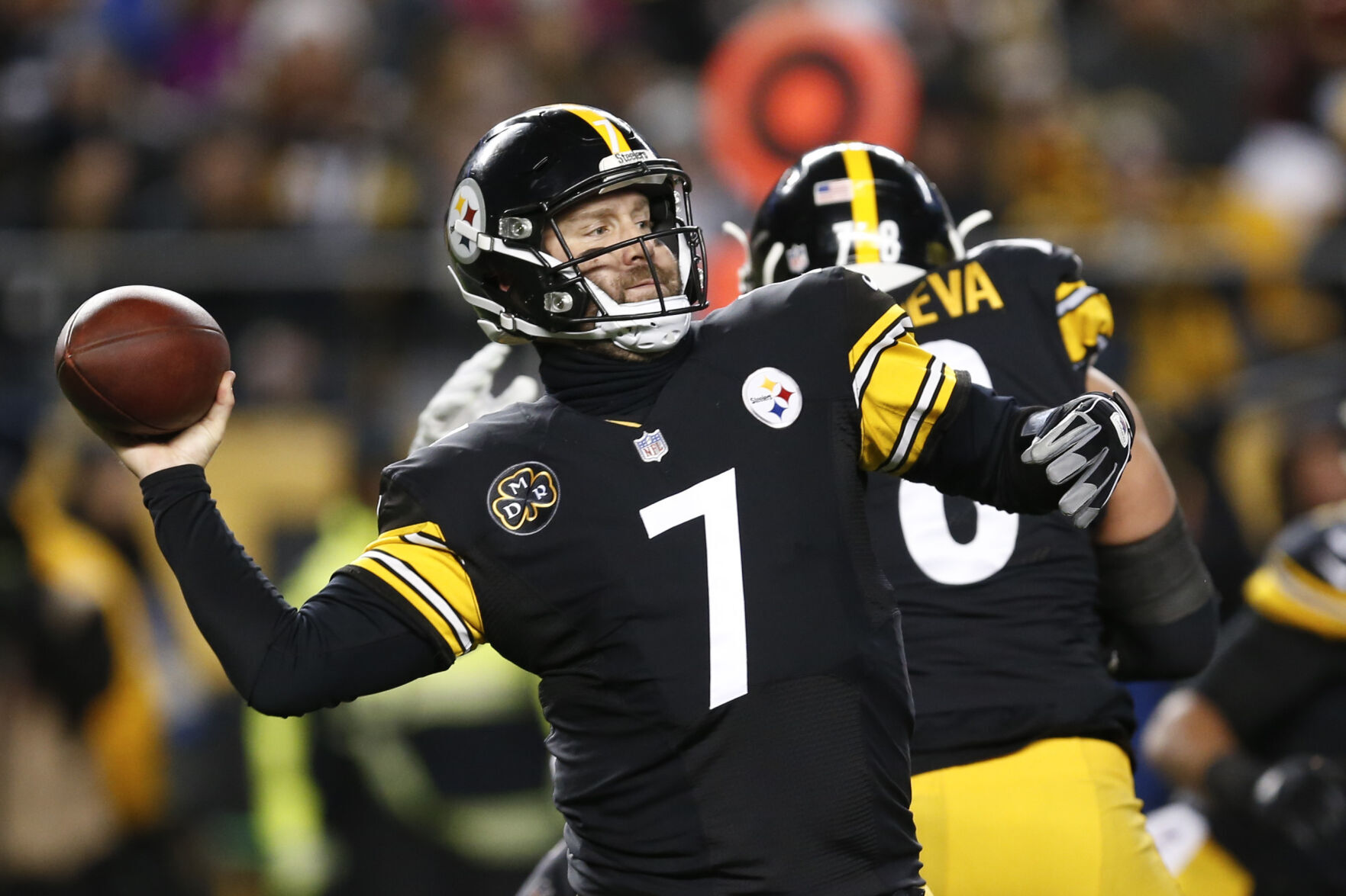 2017: Ben Roethlisberger becomes first NFL quarterback to top 500 yards passing three times